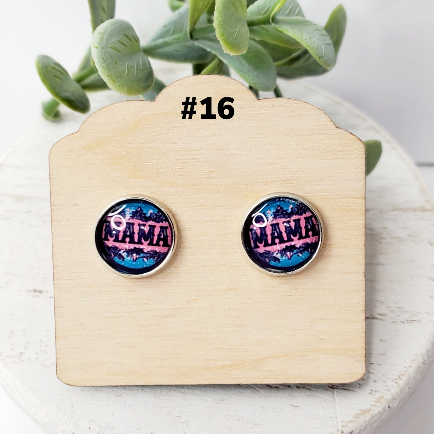 Retro Studs | Style 16