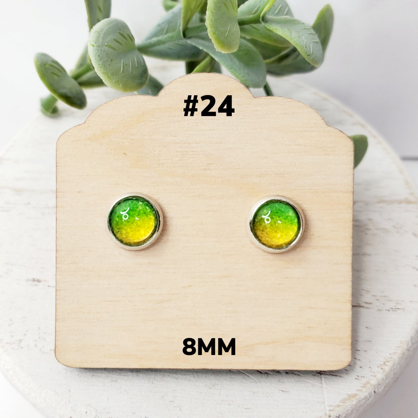 Retro Studs | Style 24